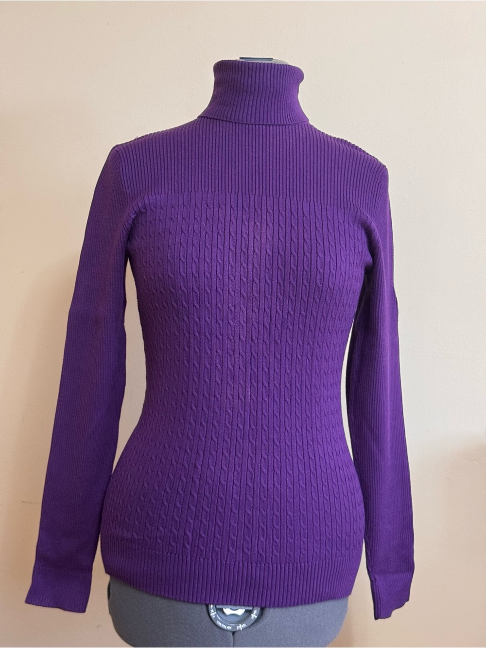 Denver Hays Women’s purple Turtleneck Cable-Knit Sweater in Size L